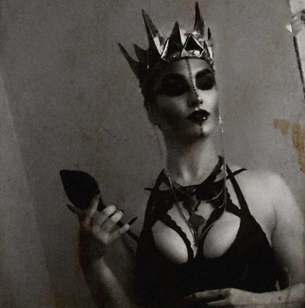 Meet your Posher, Oriana